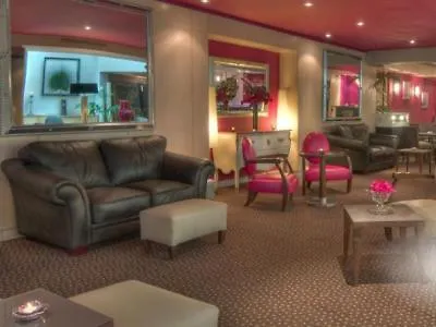 Le Pera Hotel Paris