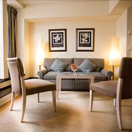 Le Pera Hotel 4*